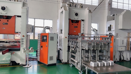 commandé électrique de machine de fabrication de cartons de papier aluminium de 380V 50HZ