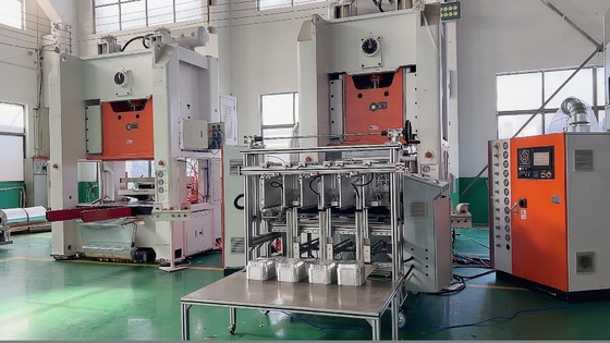 acheter 12000 PCS/heure Machine de contenant en feuille d'aluminium avec une consommation d'air inférieure ou égale à 0,8 MPa online manufacture