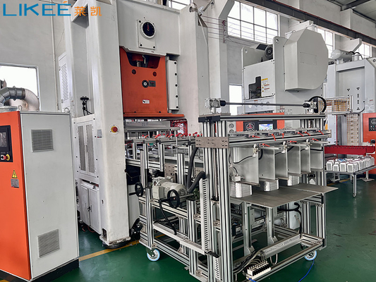 acheter Aluminium argenté de machine de fabrication de cartons d'aluminium de 80 Ton Pressure Automatic Type Aluminium faisant la machine online manufacture