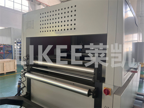 acheter Machine automatique de découpe sous pression de papier en feuille d'aluminium LKD970*640 online manufacture