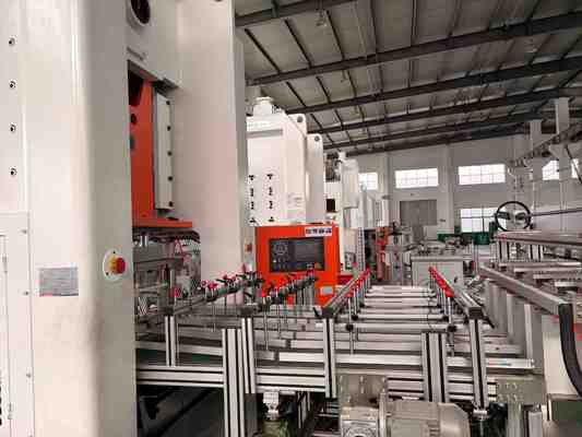 acheter Machine à contenants en papier d'aluminium LK-T80 avec conception à 4 cavités pour une production de 12000 pièces/heure utilisant de l'acier de haute précision fabrication en ligne