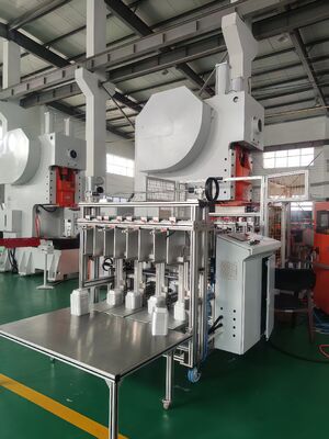 acheter LK-T63 Machine entièrement automatique de contenants en feuille d'aluminium avec conception stable en C pour un fonctionnement 24h/24 fabrication en ligne
