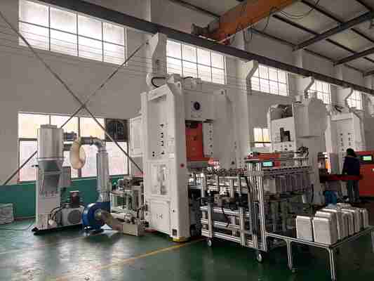 acheter LK-T80 Machine de fabrication de feuille d'aluminium Conteneur Traite à la fois des matériaux minces et épais fabrication en ligne