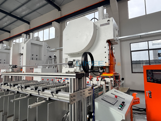 acheter Machine de conteneurs en feuille d'aluminium à cadre C avec service d'installation à l'étranger et support après-vente 24 heures sur 24 et 7 jours sur 7 fabrication en ligne