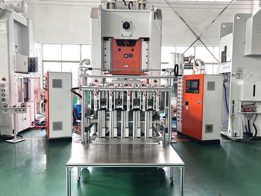 Disposable 5 cavités en papier d'aluminium machine à faire une tasse Simense moteur