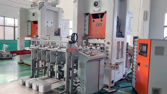 Machine personnalisée de fabrication de récipients en feuille d'aluminium pour les États-Unis