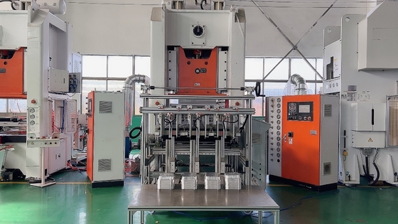 Chaîne de production complètement automatique de conteneur de nourriture de papier aluminium PLC de Mitsubishi