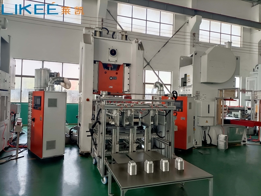 1-5 Capacité des cavités électrique machine de fabrication de conteneurs en feuille d'aluminium 380V 50HZ 3 phases