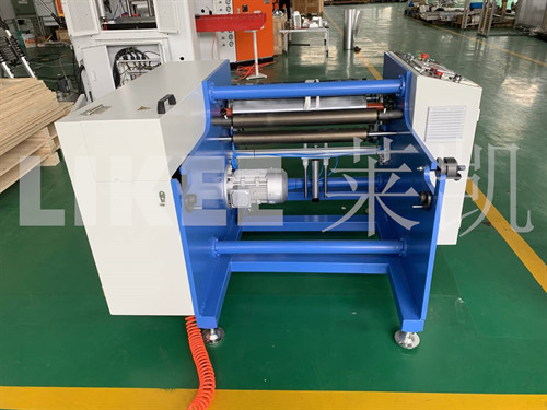 Mitsubishi Semi-automatique à grande vitesse cuisine en papier d'aluminium à rouleaux à fente machine de remontage
