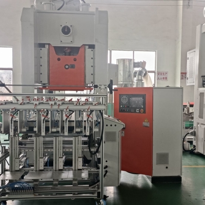 Machine de fabrication de conteneurs en feuille d'aluminium à moteur entièrement automatique SIEMENS avec une capacité de 12000/h