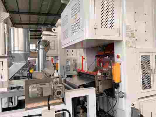 LK-T63 Machine automatique chinoise de fabrication de barquettes jetables en aluminium H22, résistantes à la perforation