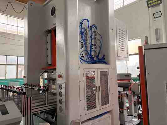 Machine à barquettes en aluminium LK-T80 avec changement rapide de moule en moins de 20 minutes, capacité de 12000 pièces/heure et construction en acier de haute précision