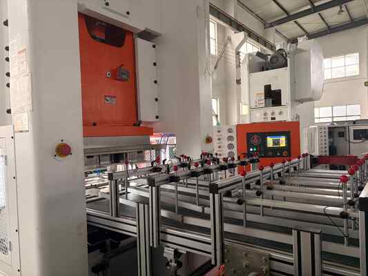 Machine de fabrication de papier d'aluminium LK-T80 avec structure en H, capacité de presse de 80 tonnes et contrôle PLC Mitsubishi
